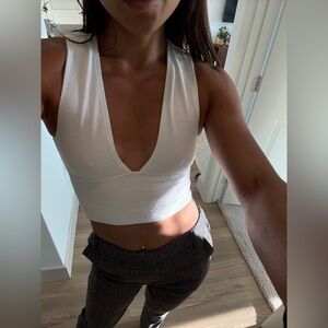 NWOT Aritzia Wilfred Cream Sleeveless Tank Top